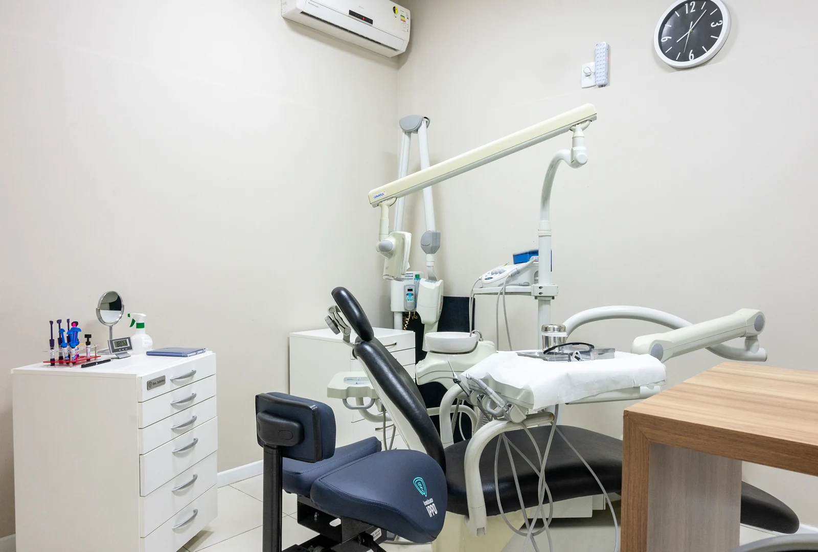Sala de atendimento na sede do Instituto IPPO em Balneário Camboriú